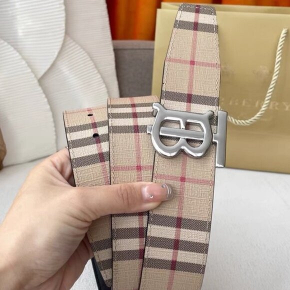 Chic Plaid Reversible Belt, Black Leather Backing & TB Clasp - Picture 4 of 4